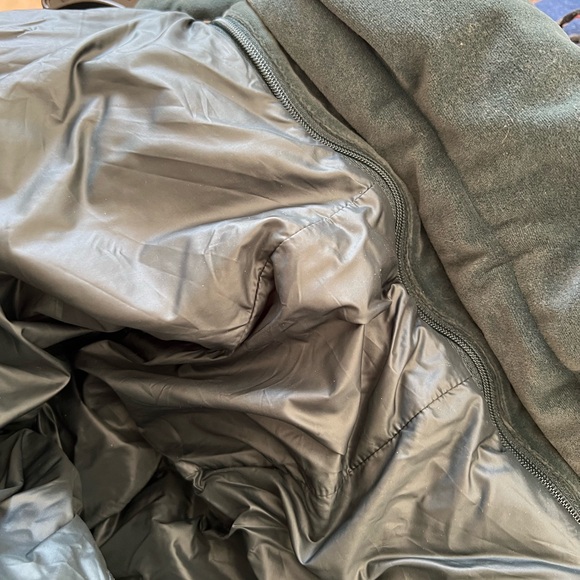 Athleta puffer vest - Picture 5 of 5